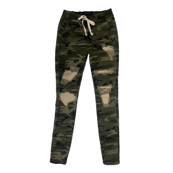 Akira Black Label Chicago distressed classic camo pocketed drawstring joggers - Picture 9 of 12